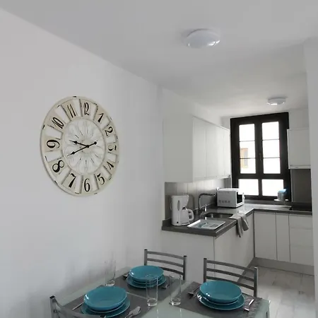 32 Avenida Rafael Puig Lluvina * 플라야데라스아메리카스